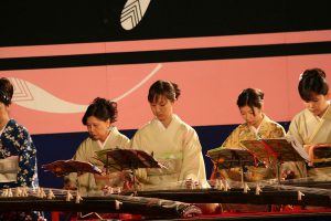 1200px-himejijo_kangetsukai_oct09_125